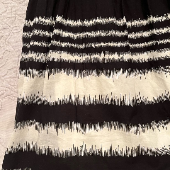 Black and white BCBG Max Aazria dress. Size 4. Perfect party dress. - Picture 8 of 8